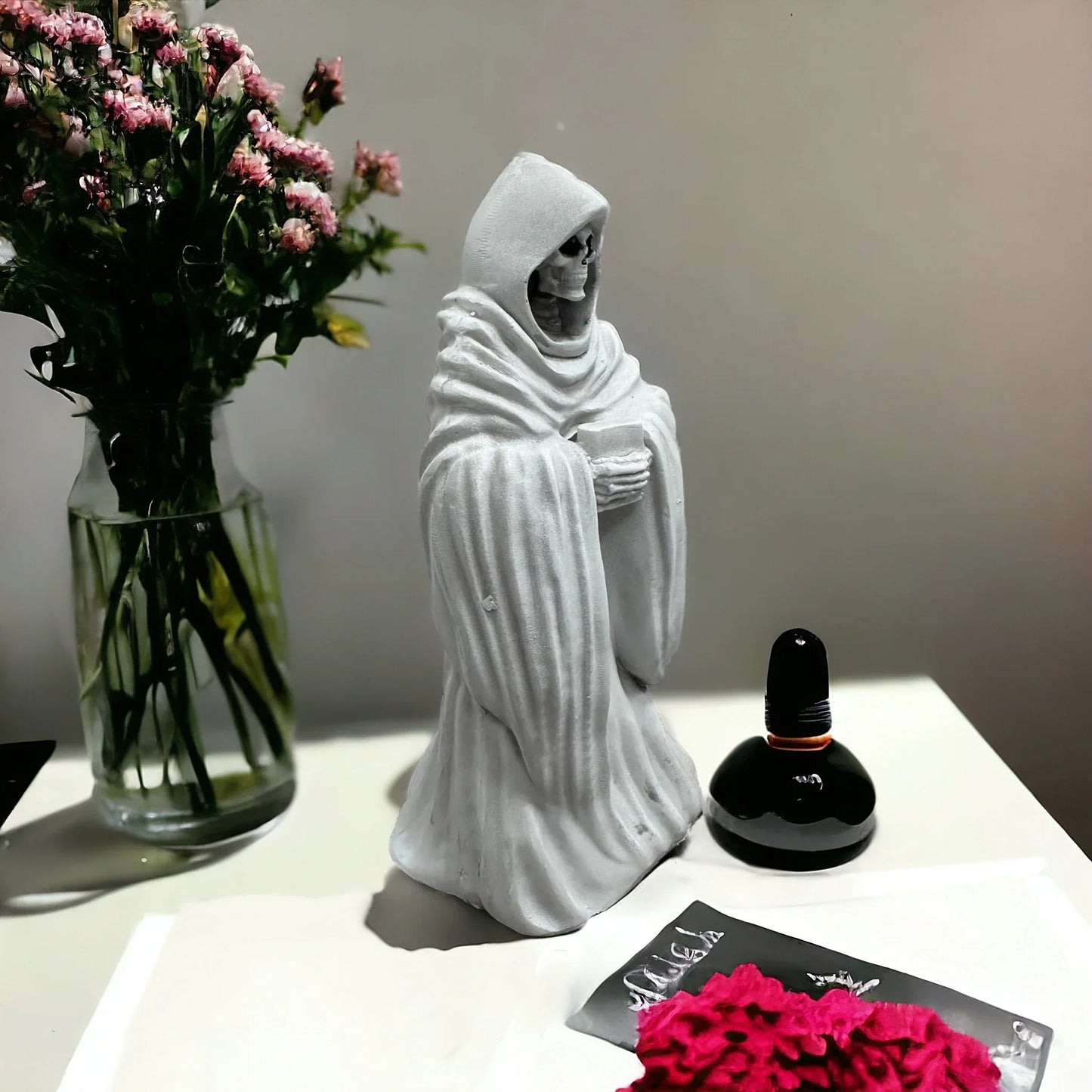 White Skull Statue Halloween Garden Decor Resin-3